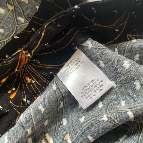 DR2 Black Floral Print Top - Picture 6 of 7